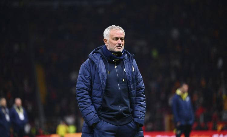 穆里尼奥转投本菲卡?签下两年合同备受关注